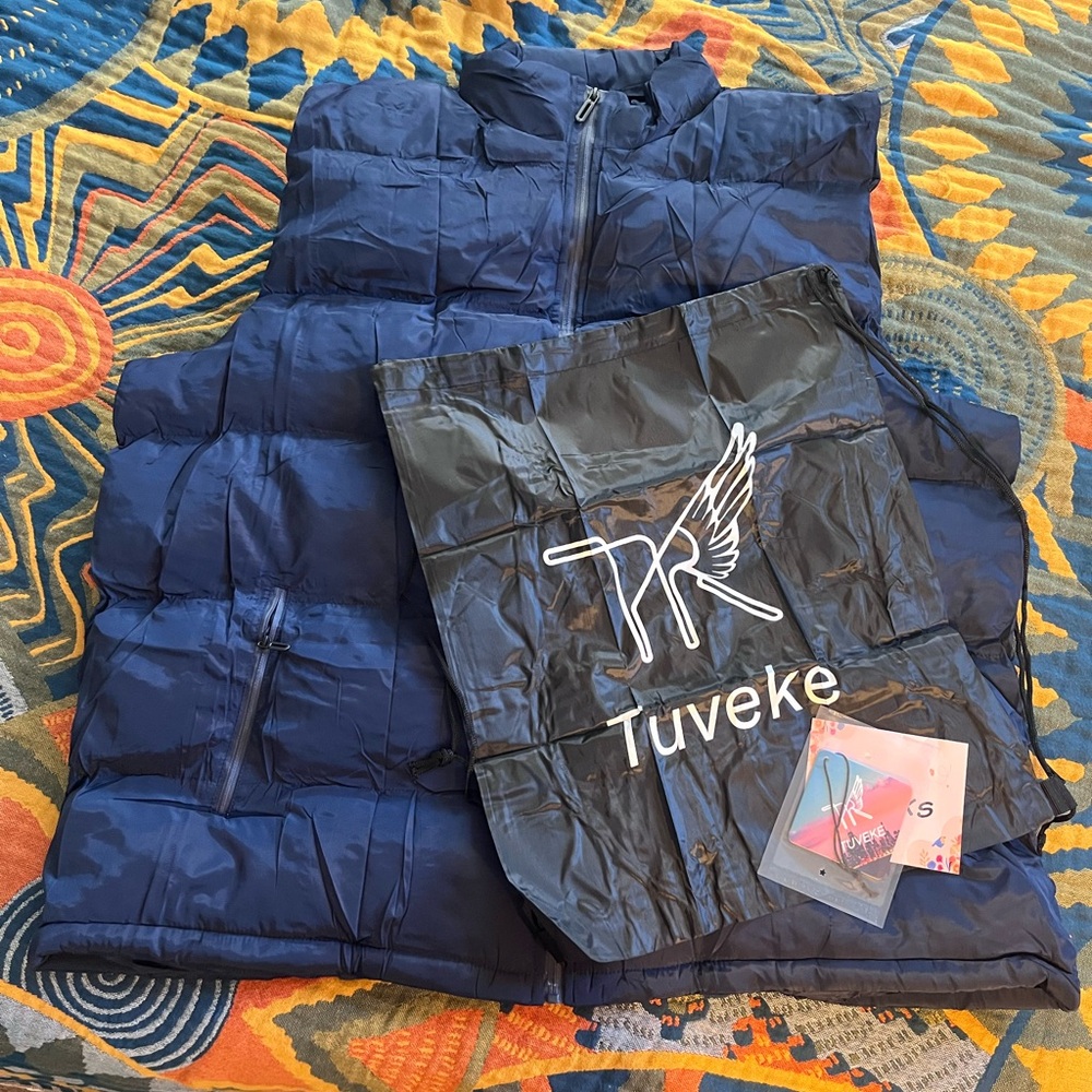 Tuveke Men's Overstuffed Vest